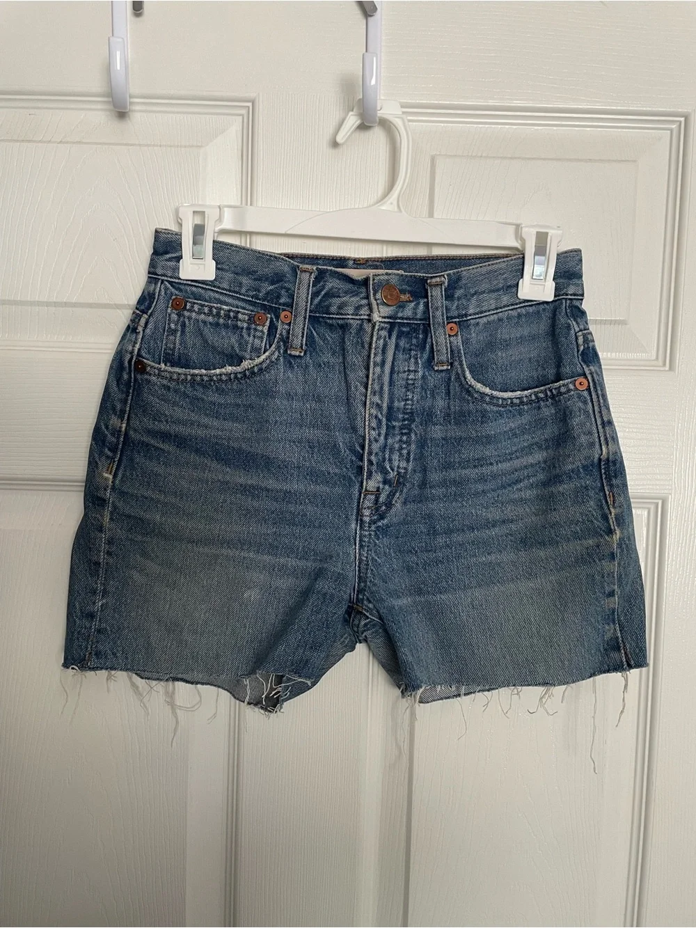 Madewell Women’s size 24 Classic Straight Jean Denim Cutoff Shorts - Blue